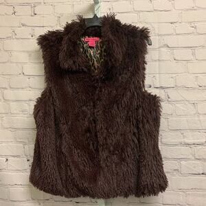 BETSEY JOHNSON - Faux Fur Vest